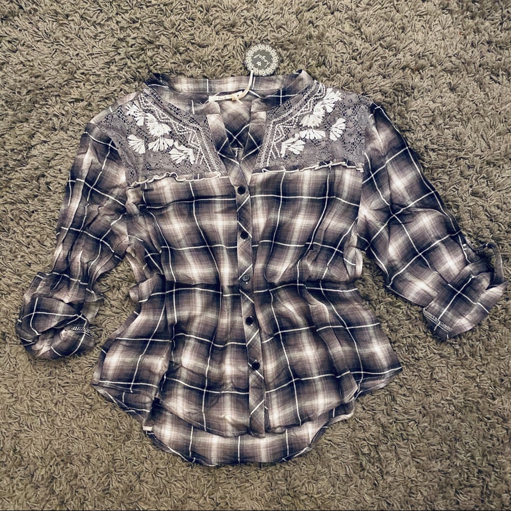 3 for $20 lace detailed blouse
